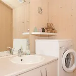 Casa vacanze Stunning In With 2 Bedrooms