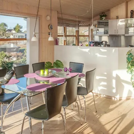 Stunning In With 2 Bedrooms