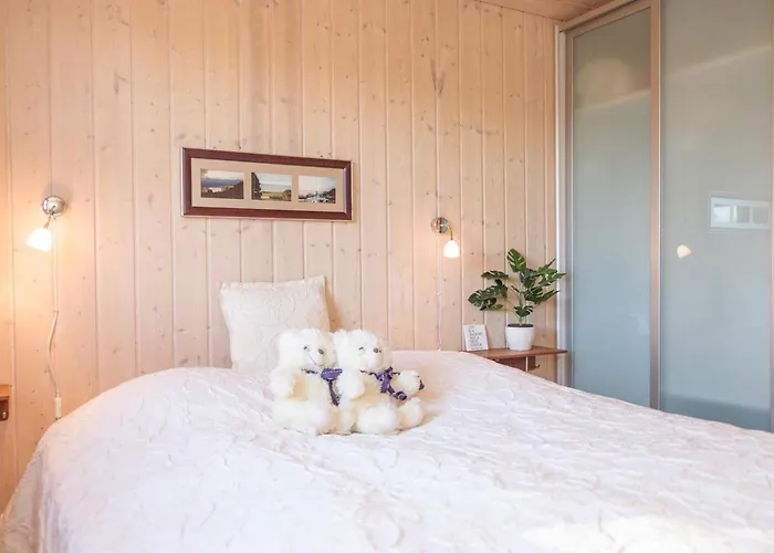 Semesterbostad Stunning In With 2 Bedrooms Ebeltoft