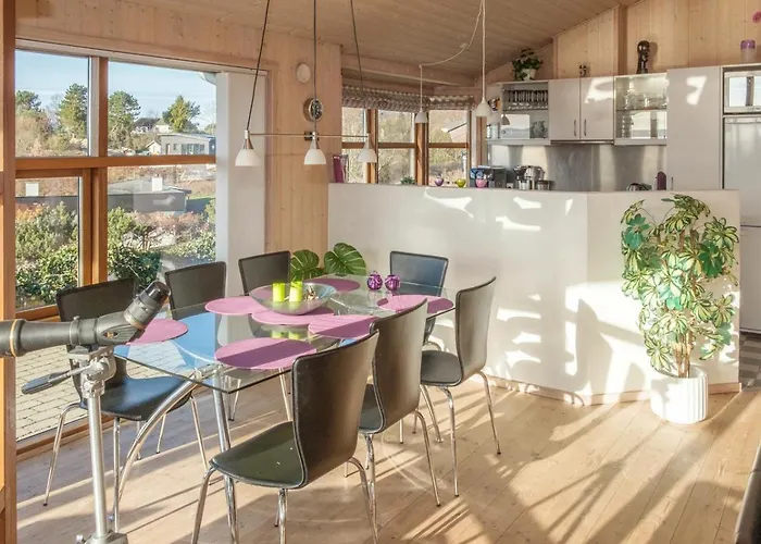 Stunning In With 2 Bedrooms