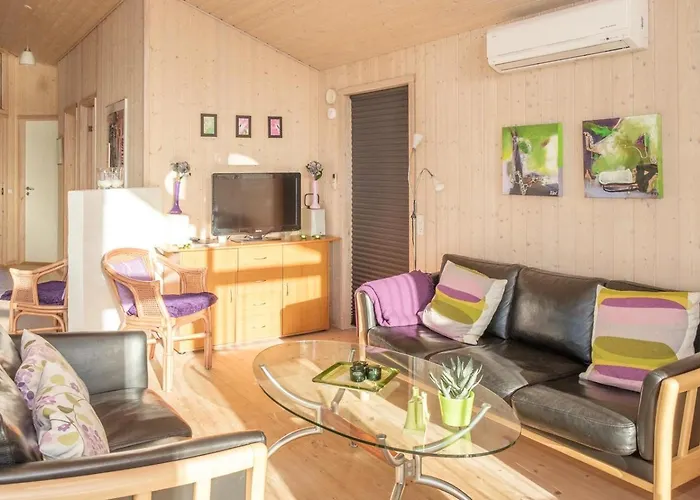 Stunning In With 2 Bedrooms Semesterbostad *